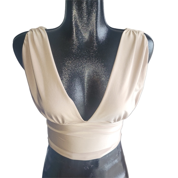 Misty Rose Cream Sleeveless V Neck Crop Top M - Picture 1 of 6